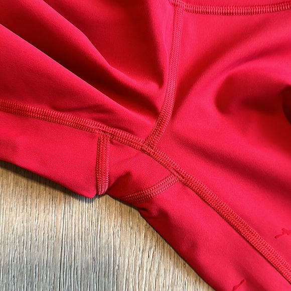 wunder under 25" luxtreme dark red 2022 lunar new year size 2 lululemon nwt - Picture 4 of 15